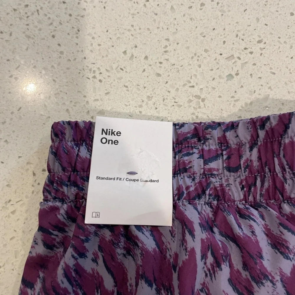 NIKE ONE KIDS PURPLE MLUTI FQ4527-509 LARGE NWT